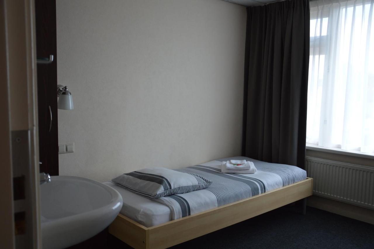 Hotel Pico Rozenburg Exteriör bild